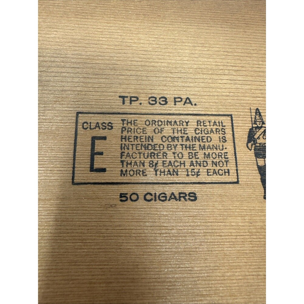 Vintage House of Windsor, Cedar Wood Cigar Box 1950’s 15 cents latched - Picture 10 of 11